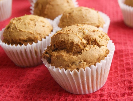 Easy Pumpkin Walnut Muffins | heatherlikesfood.com